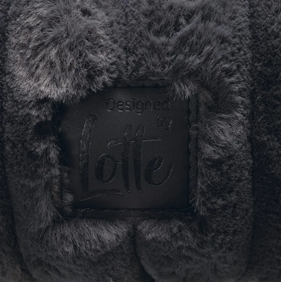 Designed by Lotte Kattenmand Reza