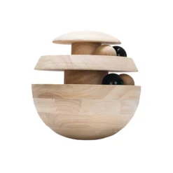 Designed by Lotte Neya Kattenspeelgoed