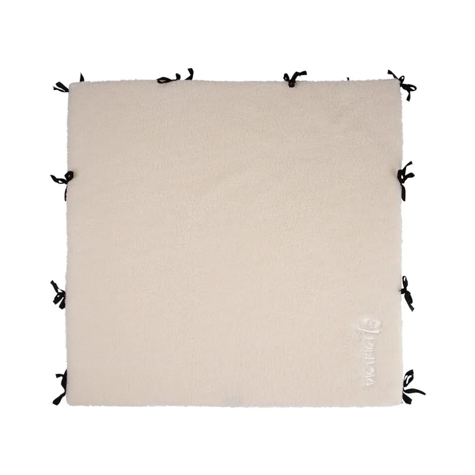 District 70 Sherpa Bench Divider